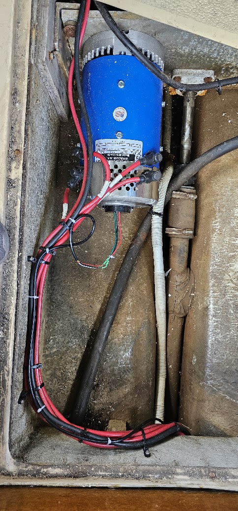 DC permanent magnet motor installed in a Duffy boat