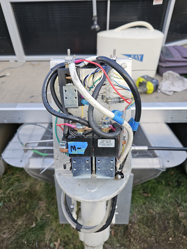 Ray electric outboard opened for motor and electrical repair